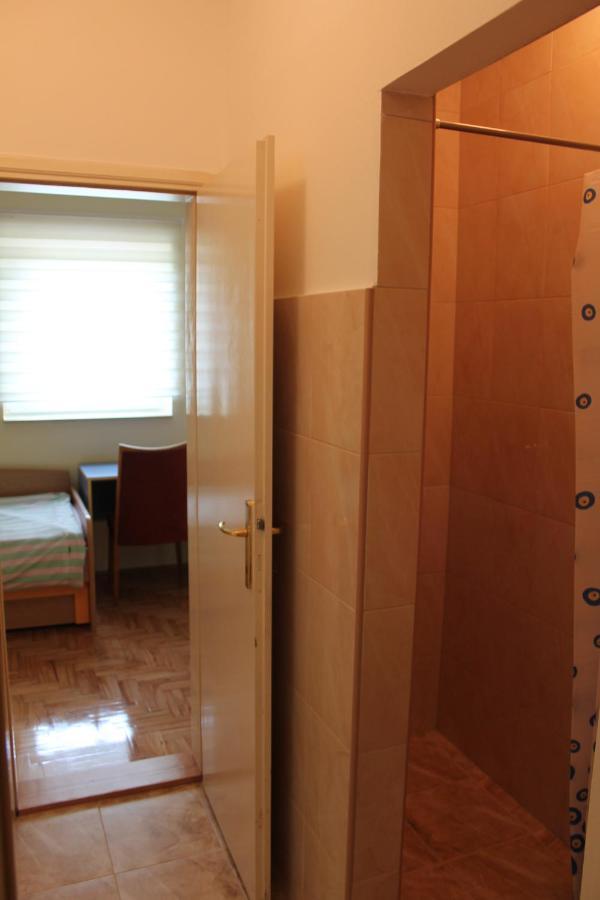 Hostel Teresianum 阿莱克西纳茨 外观 照片